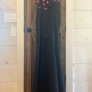 Women’s strapless evening dress size 4